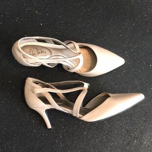 Never before worn tan heels
